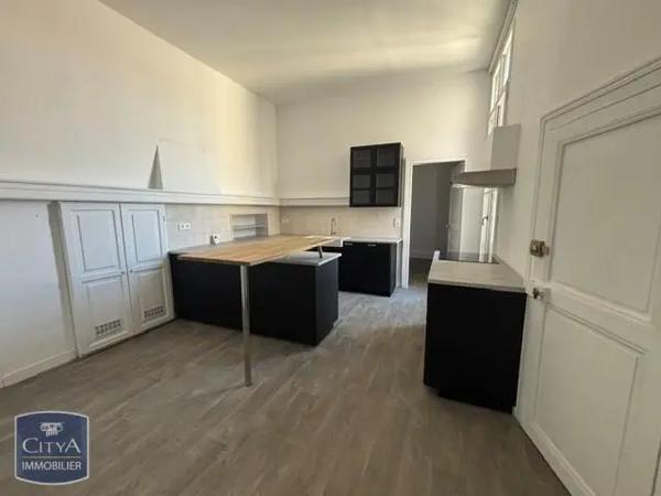 Appartement à louer 4 pièces 179.46m² Sète (34200)