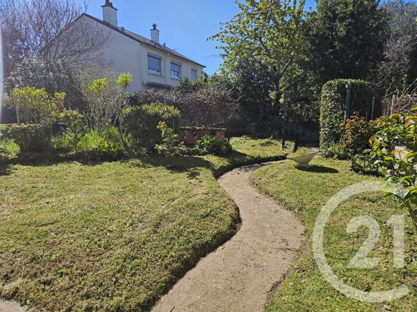 Maison à vendre  4 pièces - 86,85 m 2   CHATELLERAULT  - 86