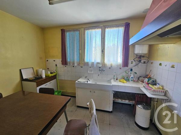 Maison à vendre  4 pièces - 86,85 m 2   CHATELLERAULT  - 86