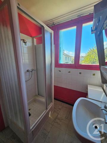Maison à vendre  4 pièces - 86,85 m 2   CHATELLERAULT  - 86