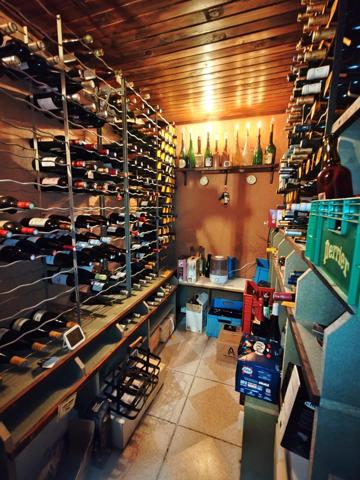 Inédit ! Maison traditionnelle 6 chambres, son double garage...et ses 3980m² terrain au coeur de Baugé !