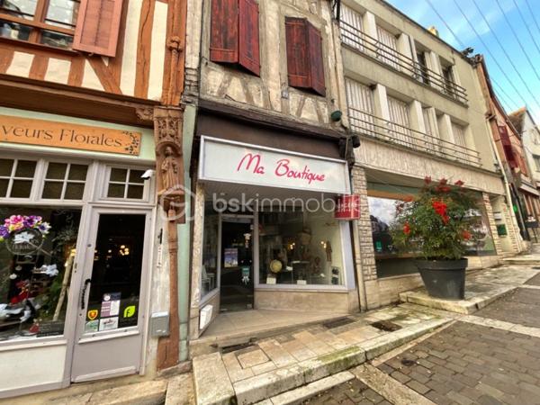 Immeuble commercial de 92 m²