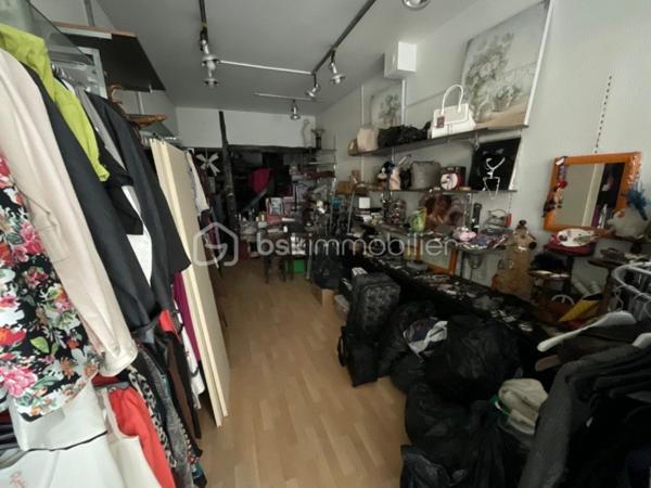 Immeuble commercial de 92 m²