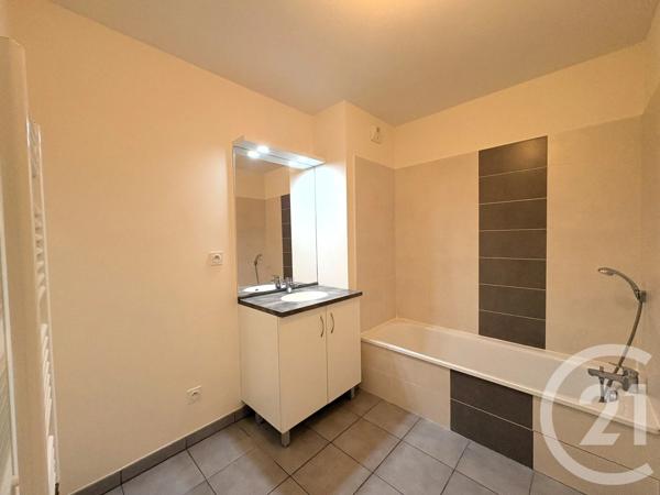 Appartement T3 à vendre  3 pièces - 62 m 2   LYON  - 69008