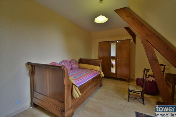 Maison
                                                                                                                                                                                                                                                                                                                        6 pièce(s)                                                                                                                                                                                                          4 chambre(s)                                                                                                                                                                                                          255  m²