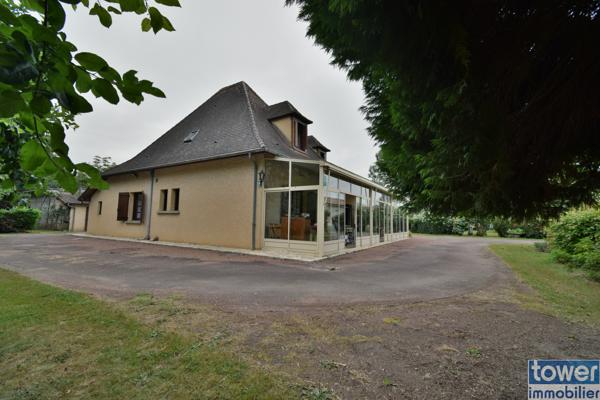 Maison
                                                                                                                                                                                                                                                                                                                        6 pièce(s)                                                                                                                                                                                                          4 chambre(s)                                                                                                                                                                                                          255  m²