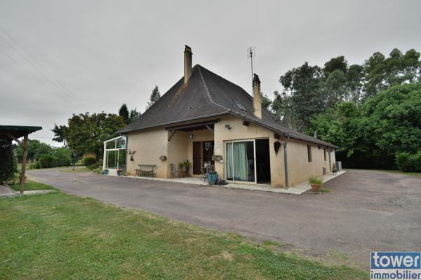 Maison
                                                                                                                                                                                                                                                                                                                        6 pièce(s)                                                                                                                                                                                                          4 chambre(s)                                                                                                                                                                                                          255  m²