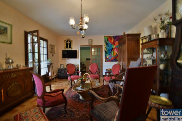 Maison
                                                                                                                                                                                                                                                                                                                        6 pièce(s)                                                                                                                                                                                                          4 chambre(s)                                                                                                                                                                                                          255  m²