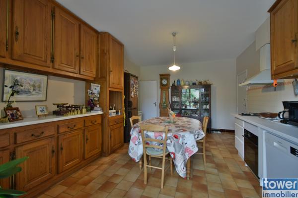 Maison
                                                                                                                                                                                                                                                                                                                        6 pièce(s)                                                                                                                                                                                                          4 chambre(s)                                                                                                                                                                                                          255  m²