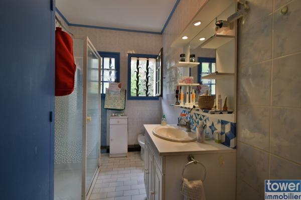 Maison
                                                                                                                                                                                                                                                                                                                        6 pièce(s)                                                                                                                                                                                                          4 chambre(s)                                                                                                                                                                                                          255  m²