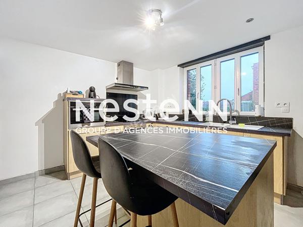 Maison de ville , 3 chambres , salon / séjour lumineux , garage , jardin , terrasse