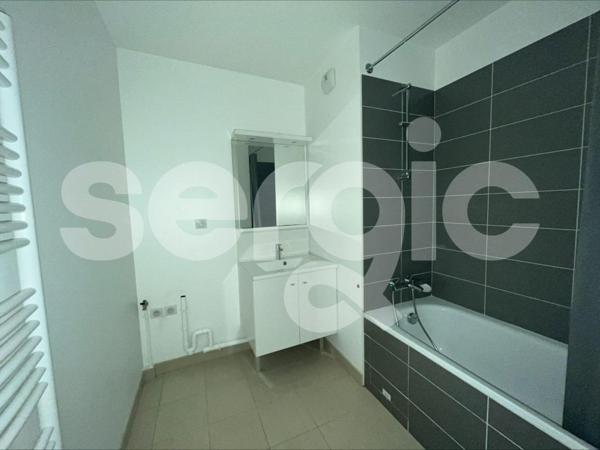 Location 3 Pieces 61 44100 Nantes 24 8012 01 0006