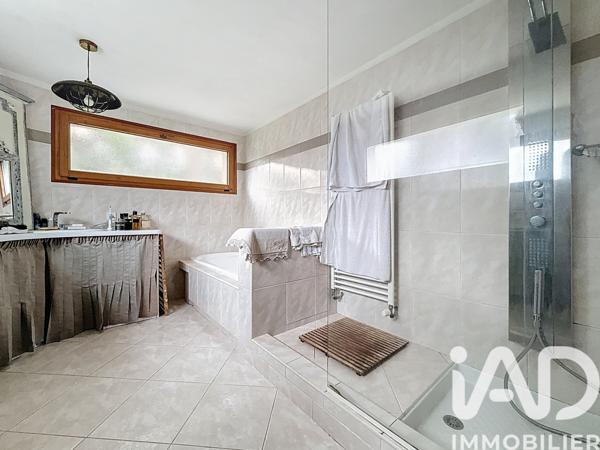 Maison à vendre 6 pièces 143 m² Sautron