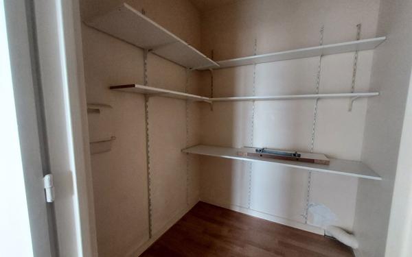 Appartement à vendre    2 pièces • 52 m2 Courbevoie