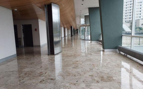 Appartement à vendre    2 pièces • 52 m2 Courbevoie