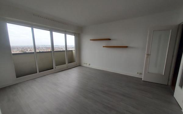 Appartement à vendre    2 pièces • 52 m2 Courbevoie
