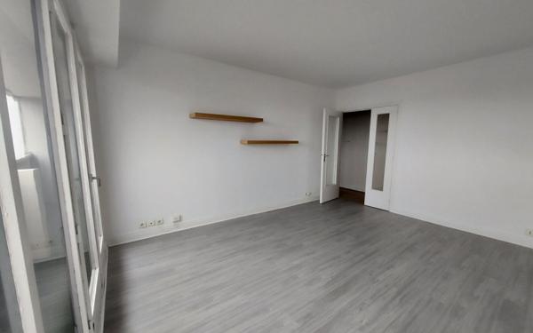 Appartement à vendre    2 pièces • 52 m2 Courbevoie
