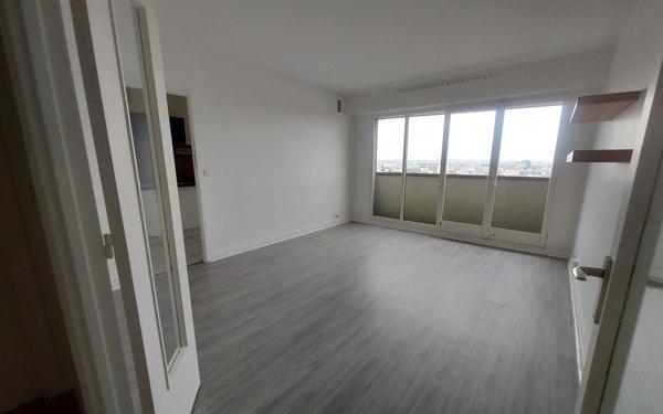 Appartement à vendre    2 pièces • 52 m2 Courbevoie