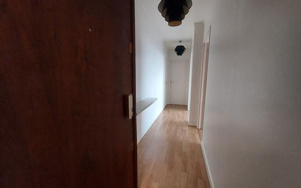 Appartement à vendre    2 pièces • 52 m2 Courbevoie