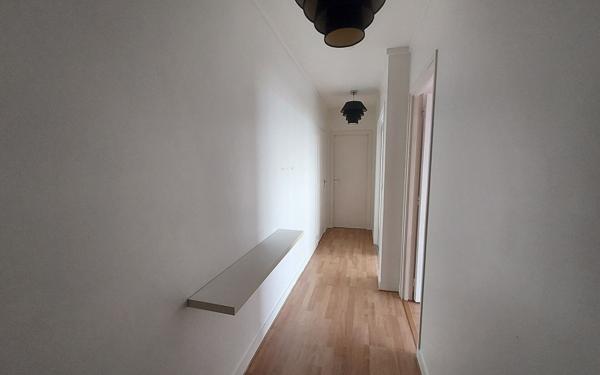 Appartement à vendre    2 pièces • 52 m2 Courbevoie