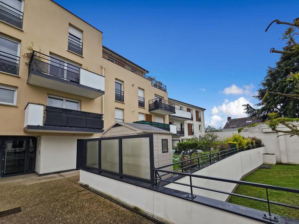 Appartement Dourdan 3 pièce(s) 63 m2 - JARDIN - PARKINGS SOUS-SOL