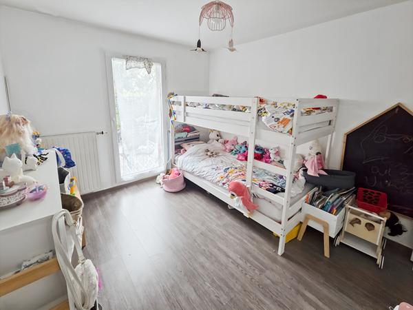 Appartement Dourdan 3 pièce(s) 63 m2 - JARDIN - PARKINGS SOUS-SOL
