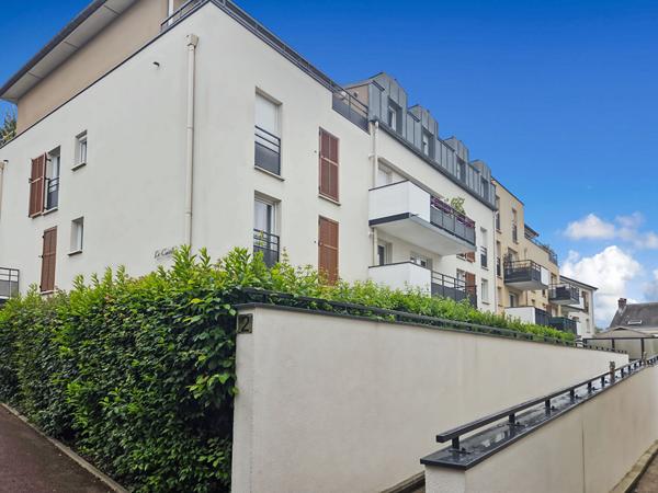 Appartement Dourdan 3 pièce(s) 63 m2 - JARDIN - PARKINGS SOUS-SOL