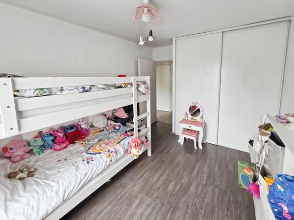 Appartement Dourdan 3 pièce(s) 63 m2 - JARDIN - PARKINGS SOUS-SOL