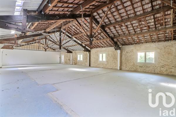Immeuble à vendre 1 200 m² Nîmes