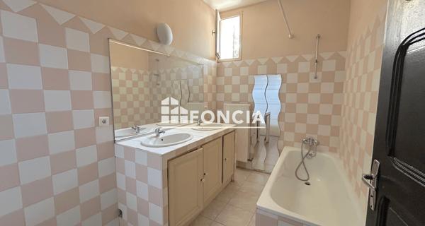 Location Appartement 3 pièces 74.1 m² - Orange 84100