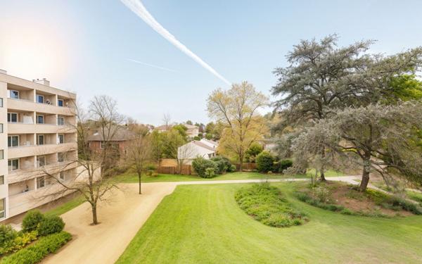 Appartement à vendre    4 pièces • 84,24 m2 Caluire-et-Cuire