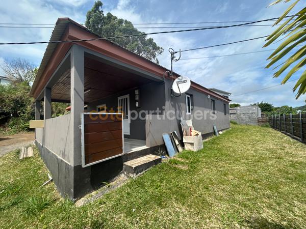Vente Maison84 m² - 4 Pièces - SAINT PIERRE (97410)