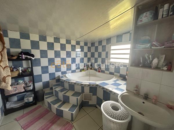 Vente Maison84 m² - 4 Pièces - SAINT PIERRE (97410)