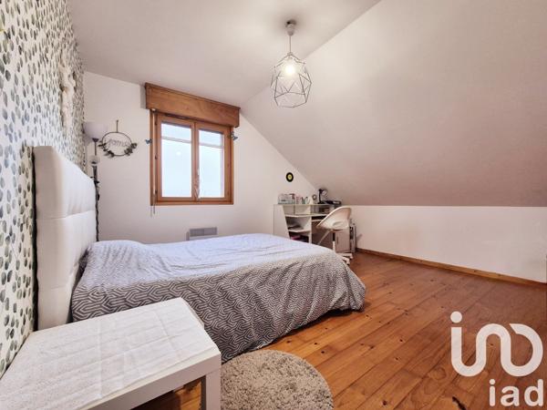 Maison traditionnelle 7 pièces de 133 m² à Aire-sur-la-Lys (62120)