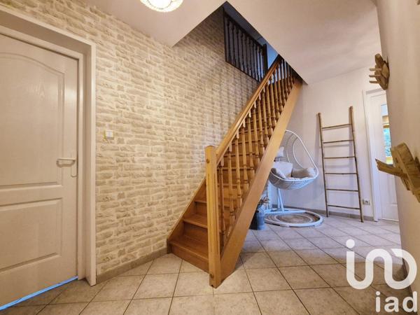 Maison traditionnelle 7 pièces de 133 m² à Aire-sur-la-Lys (62120)