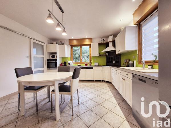 Maison traditionnelle 7 pièces de 133 m² à Aire-sur-la-Lys (62120)