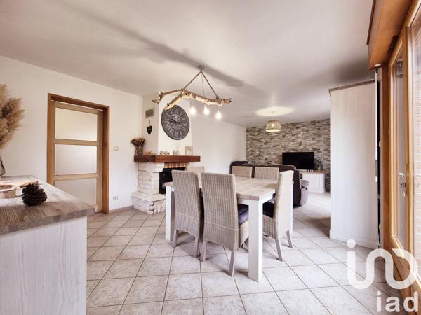 Maison traditionnelle 7 pièces de 133 m² à Aire-sur-la-Lys (62120)