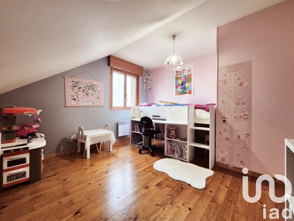 Maison traditionnelle 7 pièces de 133 m² à Aire-sur-la-Lys (62120)