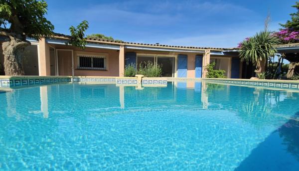 Maison de plain-pied 126,62 m² habitables - Studio indépendant - Piscine - Double garage - Terrain de 1 229 m² ? Balaruc-les-Bains
