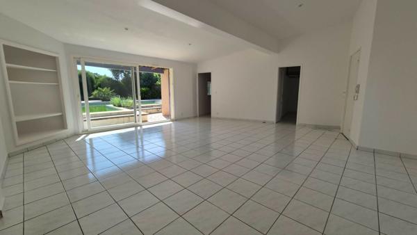 Maison de plain-pied 126,62 m² habitables - Studio indépendant - Piscine - Double garage - Terrain de 1 229 m² ? Balaruc-les-Bains