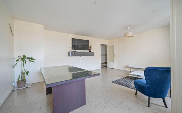 Appartement à vendre    4 pièces • 91,72 m2 Paris 18