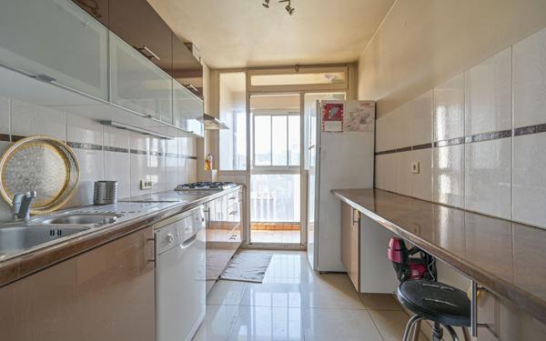 Appartement à vendre    4 pièces • 91,72 m2 Paris 18
