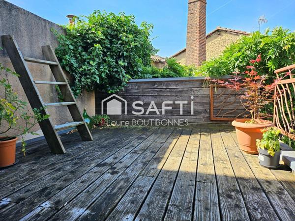 Maison de village avec extérieur