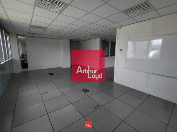 Bureaux à louer à Echirolles Parc Sud Galaxie avec salle de réunion