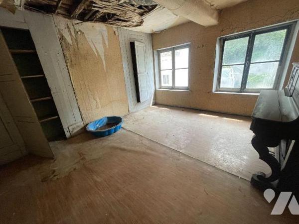 Maison Centre ville à Vendre à Saint-Pol-sur-Ternoise (62130) 
Cette maison dispose d'une surf...