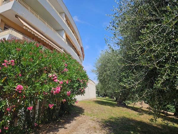 Appartement Grasse 3 pièces 64.67 m2 , terrasse