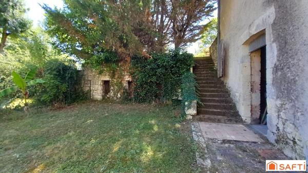 Belle demeure en pierres 165m2 ,3 chambres , piscine ,garage, stockage