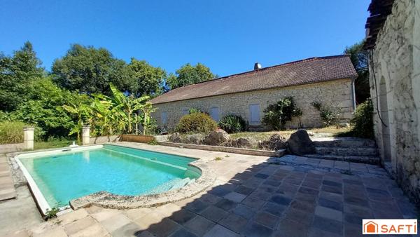 Belle demeure en pierres 165m2 ,3 chambres , piscine ,garage, stockage