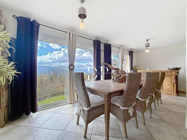 Maison à vendre 7 pièces de 230 m2, terrain d'env. 1000 m2, LUCINGES (74)