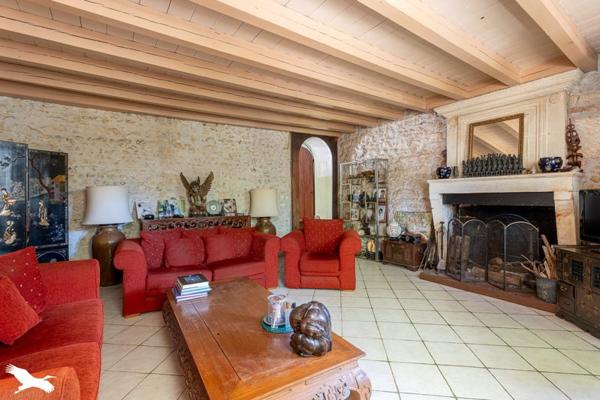 Maison à vendre 344 784 € Écoyeux 8 p 225 m² DPE C